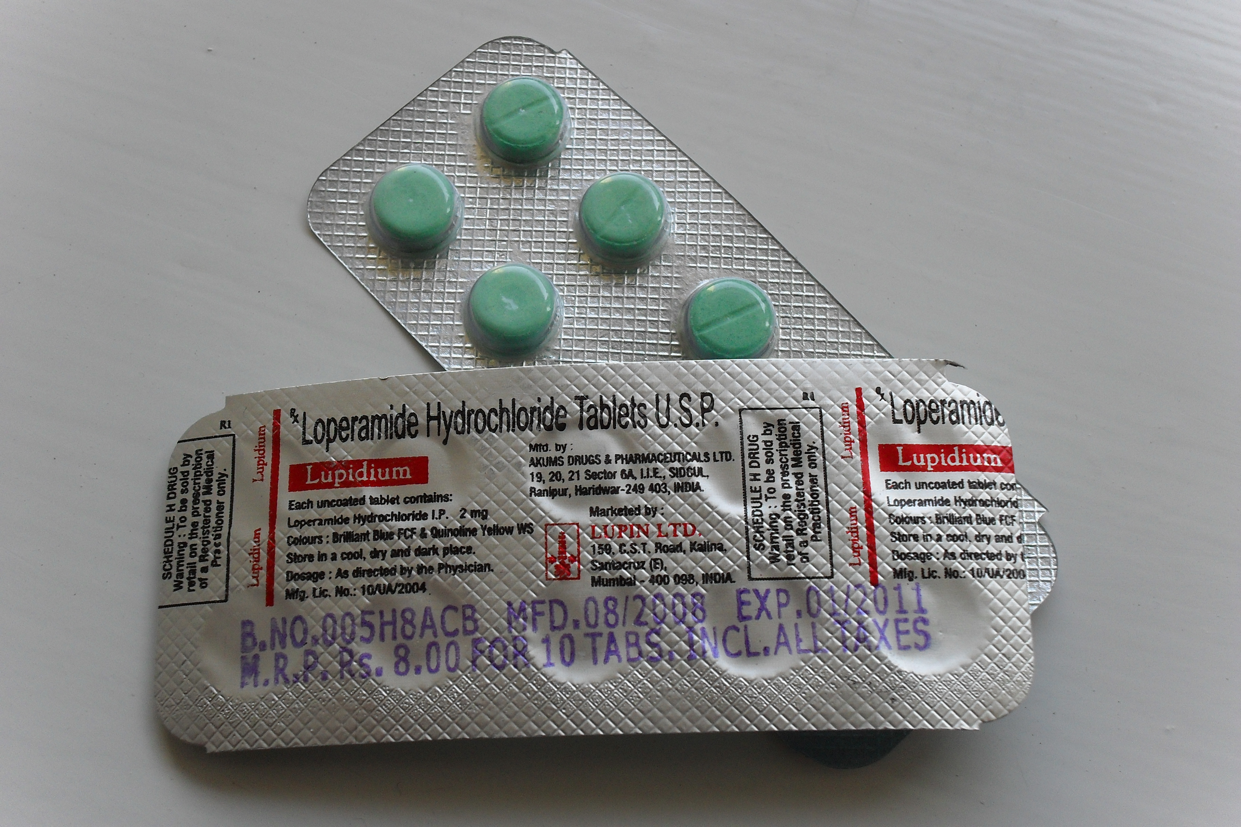 "Loperamide2mg.JPG" by Kristoferb is licensed under CC BY-SA 3.0 Photo of Loperamide Hydrochloride Tablets