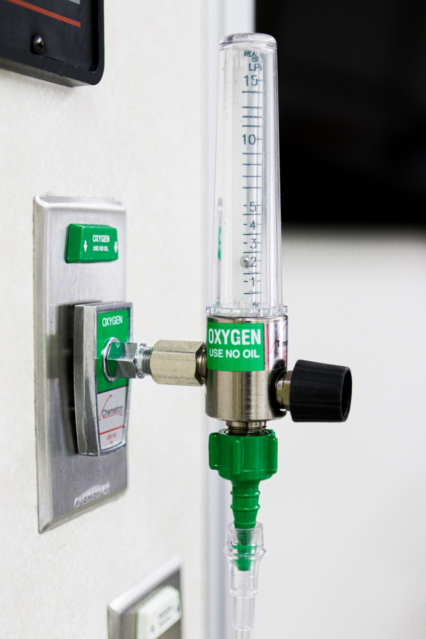 “Oxygen Regulator3I3A1063.jpg” by Deanna Hoyord, Chippewa Valley Technical College is licensed under CC BY 4.0 Photo showing wall-mounted Oxygen flow meter