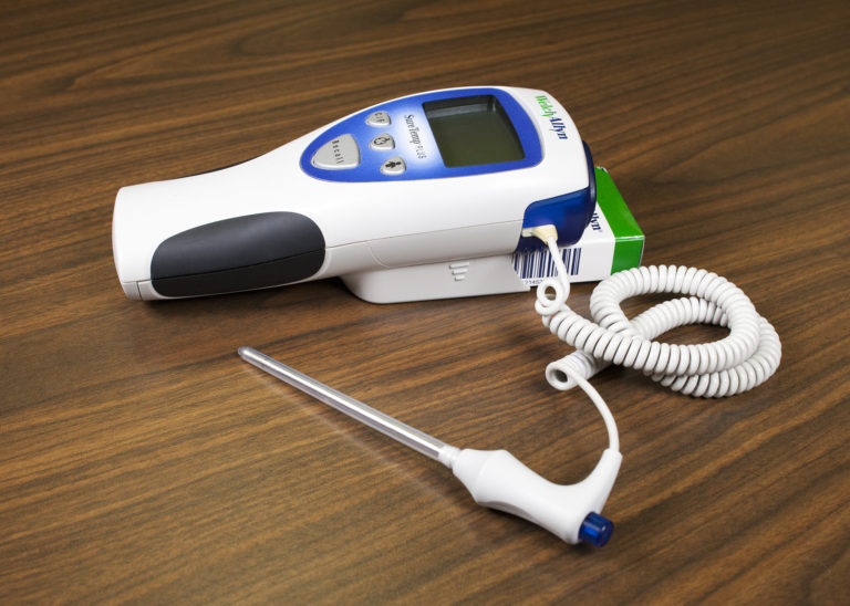 ”Thermometer-rectal-768x479.jpg”by British Columbia Institute of Technology (BCIT) is licensed under CC BY 4.0. Access for free at https://med.libretexts.org/Bookshelves/Nursing/Book%3A_Vital_Sign_Measurement_Across_the_Lifespan_(Lapum_et_al.)/02%3A_Temperature/2.20%3A_Rectal_Temperature Image showing electronic rectal thermometer
